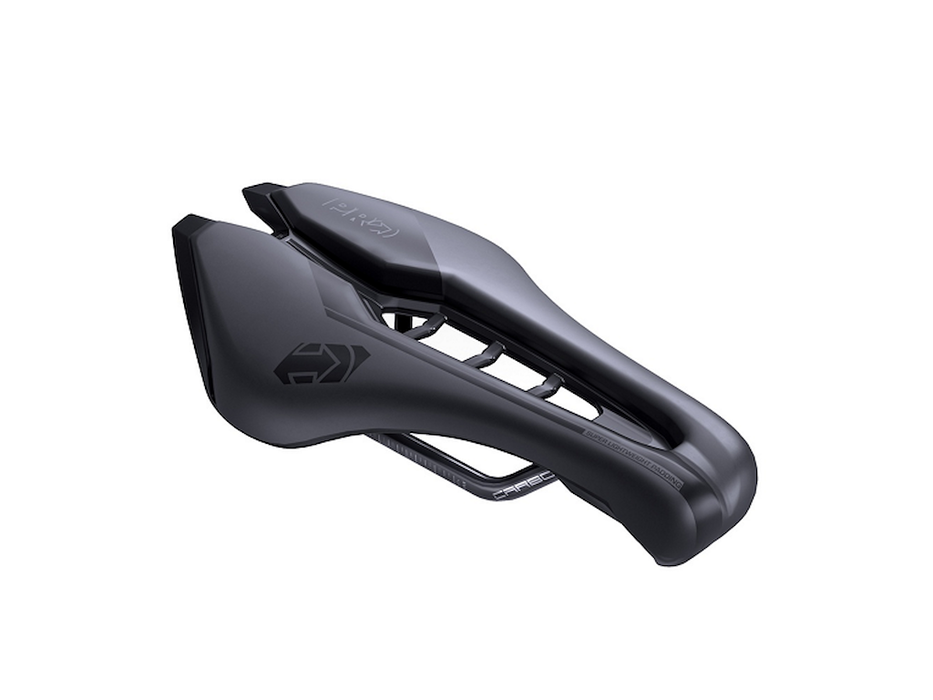 PRO TSA 1.1 - Sadel med anatomisk pasform - 132 mm bred - Sort