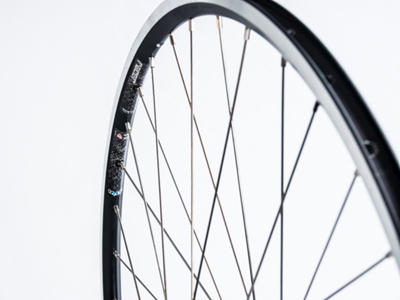 Connect City/MTB Forhjul - 700C - QR nav - Mach1 CFX 13,4 mm fælg - Sort/Sølv