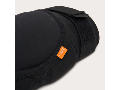 Oakley Drop In D30 - Knæbeskyttere - Blackout