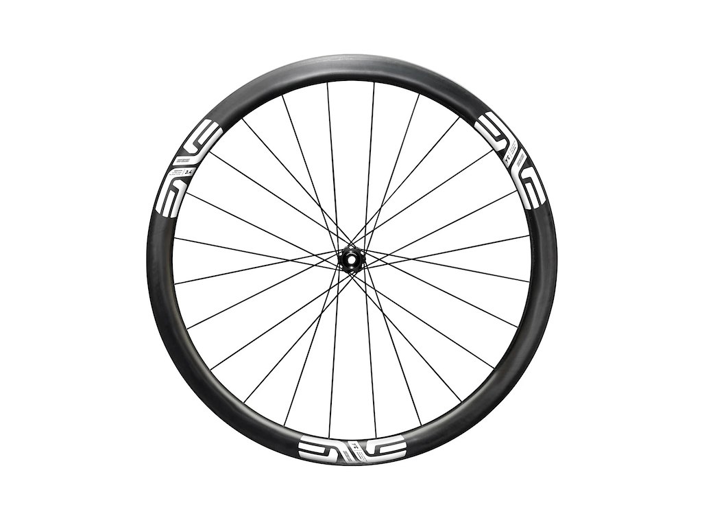 ENVE SES 3.4 forhjul Race 700c Center Lock disc og E-Thru 12 x 100mm med hvide stickers