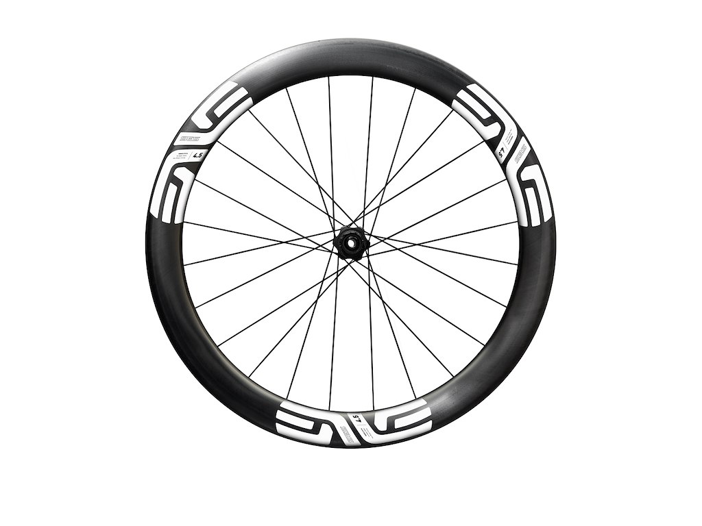 ENVE SES 4.5 baghjul Race 700c HG Body Center Lock disc og E-Thru 12 x 142mm med hvide stickers