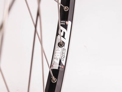 Connect City/MTB Forhjul - 700C - QR nav - ZAC2000 fælg - Disc - Sølv/Sort