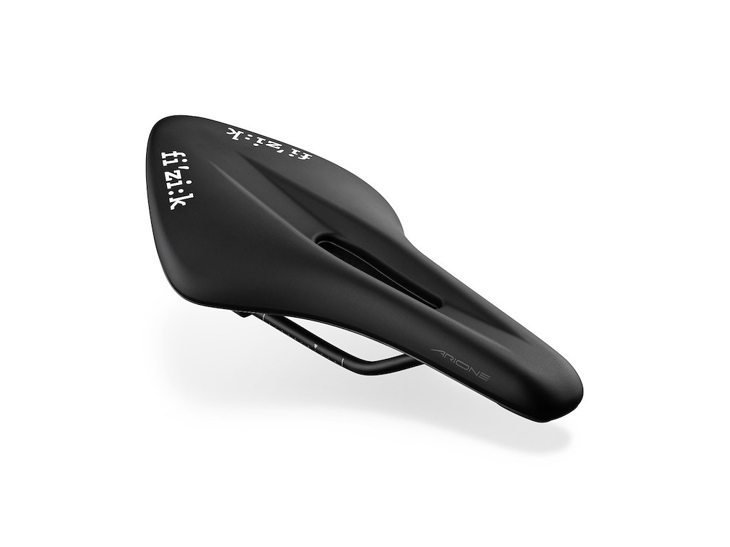 Fizik Vento Arione R5 - Sadel Unisex - 135 mm - Sort