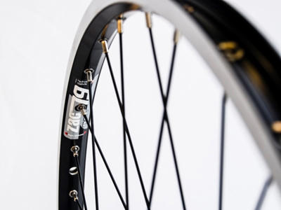 Connect Forhjul - 26x1,75 - QR nav - Ryde ZAC2000 fælg - Disc 6-Bolt montering- Sort/Sølv