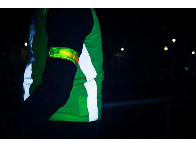 WOWOW LightBand - Refleksarmbånd med 5 røde LED - 37 cm