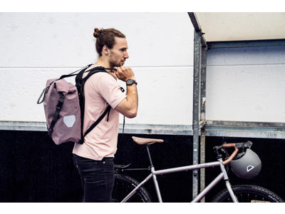 Bæresystem laver din ortlieb sidetaske om til rygsæk