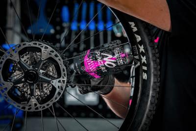 Påfyld tubeless væske